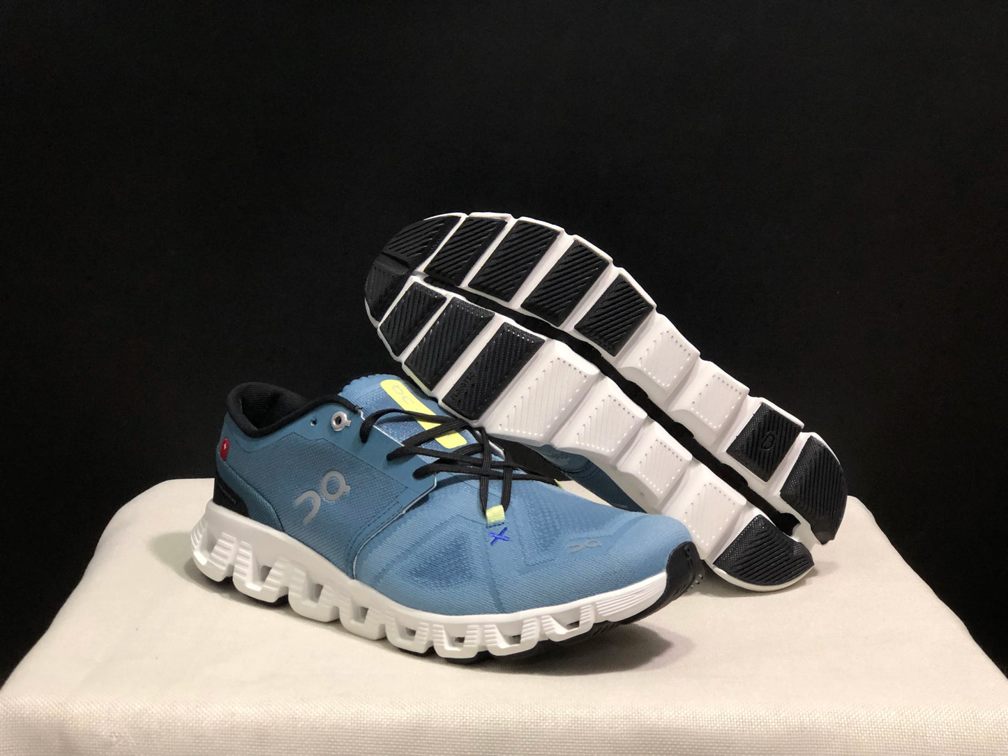 Men and Women Long Distance Running Shoes