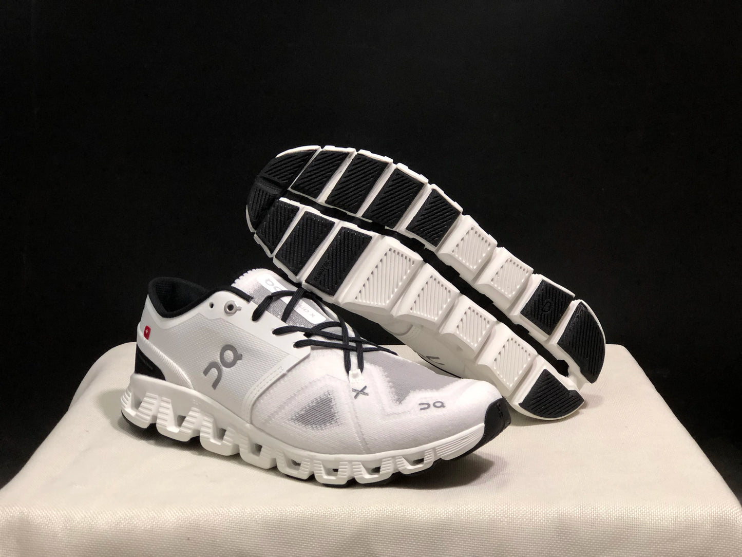 Men and Women Long Distance Running Shoes