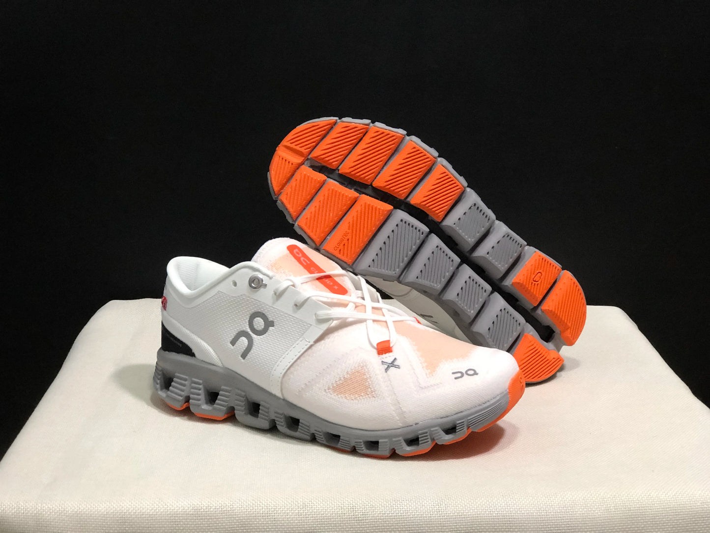 Men and Women Long Distance Running Shoes