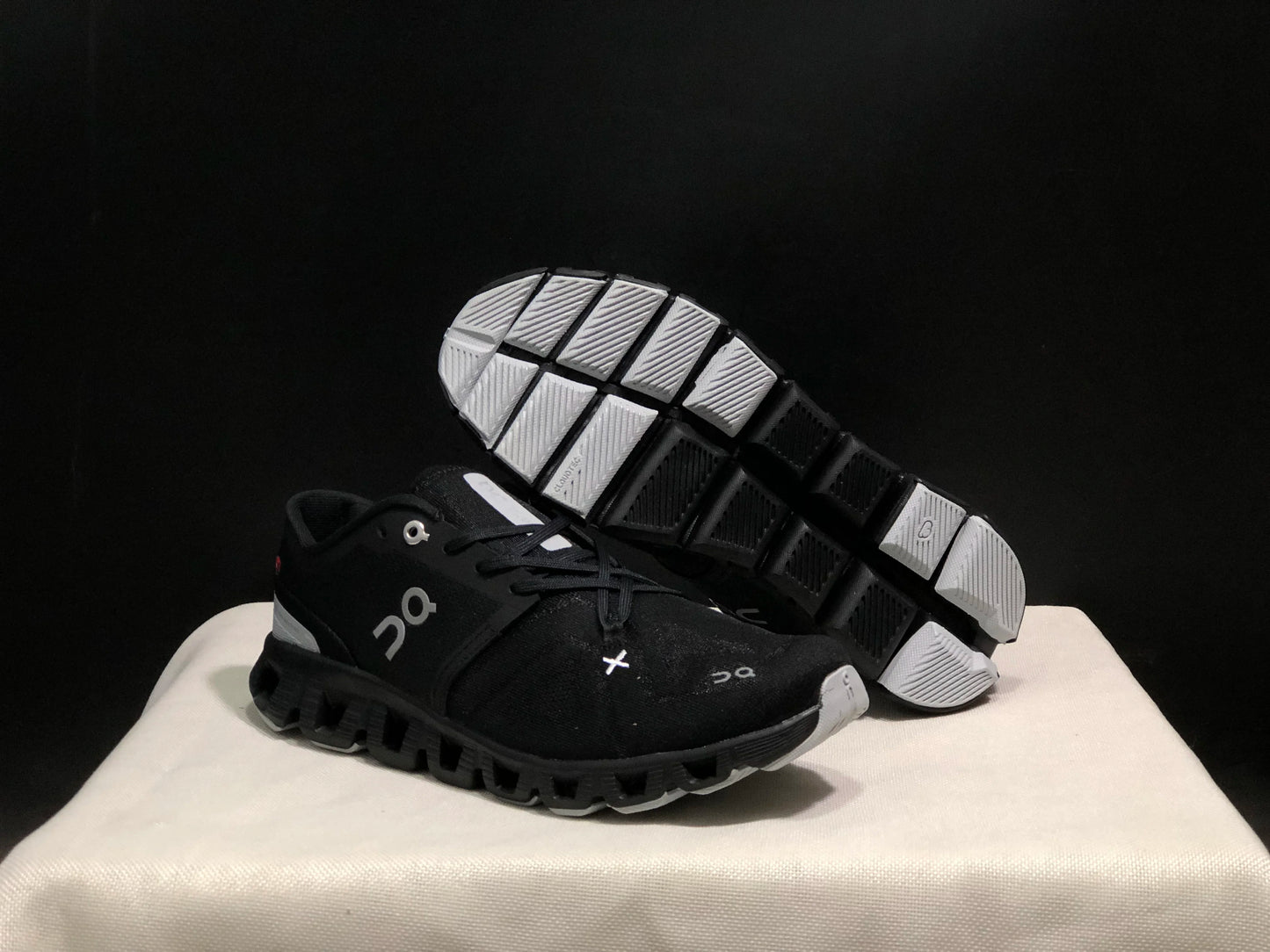 Men and Women Long Distance Running Shoes